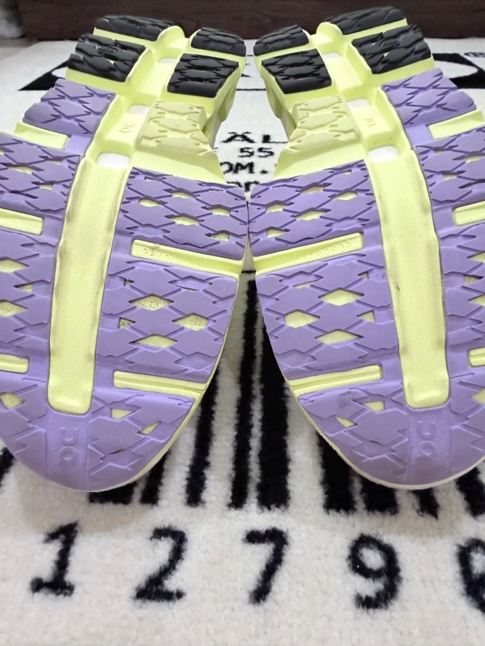 On Limited Edition Lightspray Cloudmonster 3 Hyper Running Shoes - 9.5us Men
